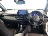 オシャレなインテリアで運転する気分も盛り上がりますよね^^