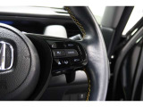 Hondaセンシングの機能のひとつ、アダプティブクルーズコントロール付!アクセルから足を離しても設定したスピードと前車との車間を保ち走行してくれます!車線維持もアシスト☆高速道路で疲労軽減ですね☆