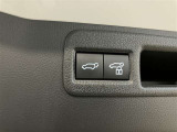 パワーバックドアは荷物の出し入れがしやすい優れもの!スイッチひとつで重たいバックドアが締まります!日用品の大量買い出しにも大活躍!