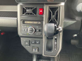 スポーツシフトに入れてマニュアル車感覚の走行が出来ます。山道走行や高速道路の走行に大活躍です★