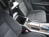 車内はドリンクホルダーや収納スペースも多く、使い勝手も良好です♪