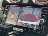まるで真上から見ているような、視認性の良いアラウンドビューモニターです。駐車が苦手な方でもこれでらくらく駐車できますよ。
