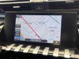 ●純正ナビ:一体感のあるナビは、高級感ある車内を演出してくれます。オーディオ機能も充実しておりますので、運転もより楽しめます♪