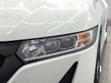 LEDヘッドライトは、点灯の瞬間から最大光量を発揮し、突然暗くなるトンネルなどでの安定感を高めます。