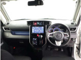 オシャレなインテリアで運転する気分も盛り上がりますよね^^