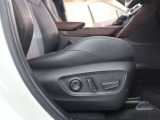パワーシート搭載。微妙な調整が手軽にでき、ピッタリなポジションで運転することが可能です。