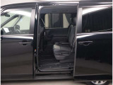 ゆとりある広々とした車内空間は、ドライブを始め買い物やレジャーなど、幅広く活躍します。一人でもみんなとでもお出かけを楽しみましょう!