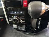 ハンドルに近い位置で、運転席からも見やすく操作しやすい ☆★インパネシフト★☆ どのギアに入っているか一目瞭然(^^)