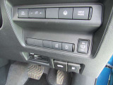 両側オートスライドドアの開閉は、運転席からも操作が可能。