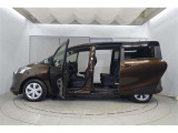 両側スライドドアなので荷物で手がいっぱいの時でも開閉ラクラク。勢い良くドアを開けて隣の車にうっかり・・・なんて心配もなくなりますね♪