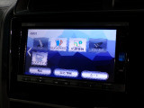 CD、DVD、Bluetooth、AM、FM、スマートフォン接続ができます。
