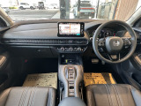 当社の中古車は、フロアマット付きで販売しておりません。予めご了承下さい。中古車という特性上匂いや見栄えなどの状態が左右される為です。純正マット、車種専用社外品マットをご購入いただけます。