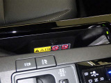 ワイヤレス充電機能で接続の手間いらず。スマートフォンなどをワイヤレスで充電可能です。