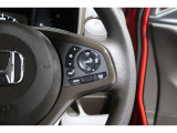 Hondaセンシングの機能のひとつ、アダプティブクルーズコントロール付!アクセルから足を離しても設定したスピードと前車との車間を保ち走行してくれます!車線維持もアシスト☆高速道路で疲労軽減ですね☆