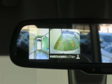 アラウンドビューモニター搭載。カメラで車両周囲の状況を映し出すため、狭い場所での駐車などに役立ちます。