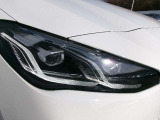 LEDヘッドライトを装備しております、夜間での視界確保に貢献します。