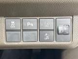 【ホンダセンシング】走行中に前方の車両等を認識し、衝突しそうな時は警報とブレーキで衝突回避と被害軽減をアシスト。より安全にドライブをお楽しみいただけます。