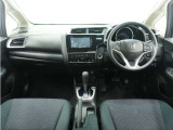 ◆視界広々で非常に運転しやすくロングドライブでも疲れを感じさせないすっきりとまとまったインパネ周りです。