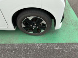 純正アルミホイール付!このお車にぴったりなホイールが付いてます◎