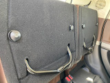 後部座席を上げれば背丈のある荷物も乗せれます。