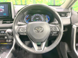 【純正革巻きステアリング】上質な革を使用することで、手にしっかり馴染みとても運転しやすいハンドルです♪