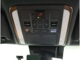 デュアルパワースライドドア&パワーバックドア装備!運転席周りのスイッチひとつで各ドアを自動で開閉でき楽々スムース♪スマートキーを携帯していれば、スイッチを押すだけで解錠&ドアオープンできます♪