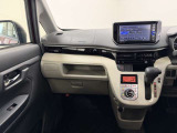 【メーカー認定の品質】本当におすすめできる品質を保持した、マツダ車のみに与えられる 「マツダ認定U-Car」。マツダ車のプロが責任をもって整備し、安心の保証をお付けしてご提供する中古車です。
