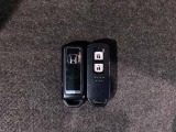 スマートキーは鍵をバッグに入れたままでもドアロックの開閉やエンジンのON・OFFができます。夜間や雨の日も鍵を探さなくて良いので便利です。
