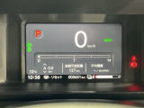 マルチインフォメーションディスプレイです。電費や走行距離が分かり、半ドアなど車に異常がある際に警告してくれます。