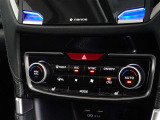 車内を快適に、オートエアコンを装備しています。