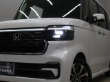 【LEDヘッドライト】悪天候や夜間走行時も良好な視界を確保し安心して運転できる高輝度LEDヘッドライトを装備!点灯速度が早く、消費電力も抑えられています!!