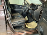 シートはフィット性も良く、楽な運転姿勢を保てます。