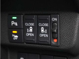 ◆両側電動スライドドア◆狭い駐車場でも乗り降りが楽々♪お子様が隣の車にドアを当ててしまう心配もございません!小さなお子様連れの方もこれで安心。