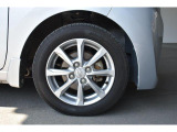 純正14インチアルミホイル/タイヤサイズは155/65R14です