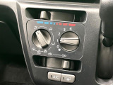 寒い冬も暑い夏も全席に快適な空調を届けてくれる、ダイヤル式エアコンを装備♪