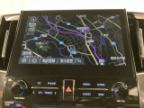 いまや必須装備「ナビゲーション」搭載!知らない場所にスイスイッとドライブ。もう、これなしではハンドルを握れませんね!でも運転中の操作は危険ですのでご注意ですね☆