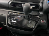 オートエアコンで快適な車内温度を演出してくれます!