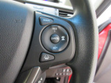 Hondaセンシングの機能のひとつ、アダプティブクルーズコントロール付!アクセルから足を離しても設定したスピードと前車との車間を保ち走行してくれます!車線維持もアシスト☆高速道路で疲労軽減ですね☆