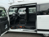 左センターピラーが無いので、荷物の積み下ろしもらくらくです♪