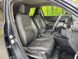 運転席シート廻りは使用感も少なく、良好な状態となっています。前オーナー様が丁寧に使っていたことがよくわかりますね。