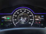 視認性の高いメーター類、安全運転に努められます。