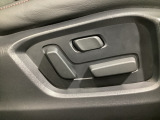 パワーシートを装備!体格や好みに応じたポジションをスムーズに調整できます。