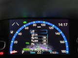視認性に優れたメーターを採用しており、走行中でも車速や情報が分かりやすく表示されます。運転時の視線移動をむりのない範囲に抑え、快適で安心感のあるドライブをサポートします。
