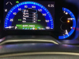 視認性に優れたメーターを採用しており、走行中でも車速や情報が分かりやすく表示されます。運転時の視線移動をむりのない範囲に抑え、快適で安心感のあるドライブをサポートします。