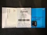 スマートキーは鍵をバッグに入れたままでもドアロックの開閉やエンジンのON・OFFができます。夜間や雨の日も鍵を探さなくて良いので便利です。