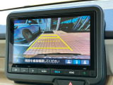 バックカメラ♪運転席から死角となりやすい部分も見えやすく車庫入れの苦手な方にも安心して駐車できます☆