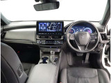 オシャレなインテリアで運転する気分も盛り上がりますよね^^
