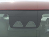 サポカーS とは、衝突被害軽減ブレーキに加えて、ペダル踏み間違い時加速抑制装置※ を搭載したクルマが対象となります。詳しくは販売店スタッフまでおたずねください。 ※マニュアル車は除く