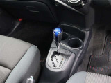 シフトレバー廻りです。