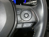 【レーダークルーズコントロール】(全車速追従機能付)付きです。車速に応じて追従支援してくれるので、ロングドライブも快適です。詳細は販売店スタッフまでおたずねください。